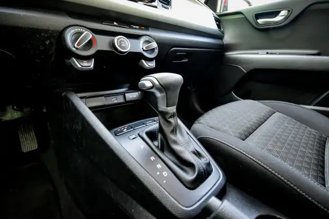 2023 Kia Rio 5-door LX+ IVT - Heated Seats - Apple CarPlay in Cars & Trucks in Kingston - Image 24