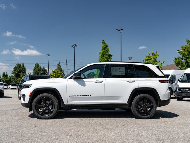 2025 Jeep Grand Cherokee Altitude in Cars & Trucks in Barrie - Image 4