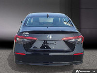 La Honda Civic LX 2022 incarne l'évolution d'un modèle emblématique, combinant un design épuré, une... (image 5)