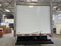 FORD TRANSIT 350 CUBE 14 PIEDS 2017 AVEC DECKCAMION EN PARFAITE CONDITION ET VIENT AVEC UNE GARANTIE... (image 6)