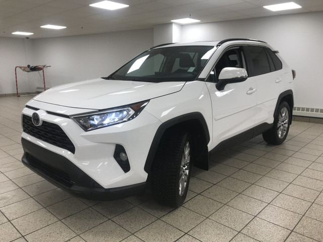 2020 Toyota RAV4 XLE in Cars & Trucks in Calgary - Image 2