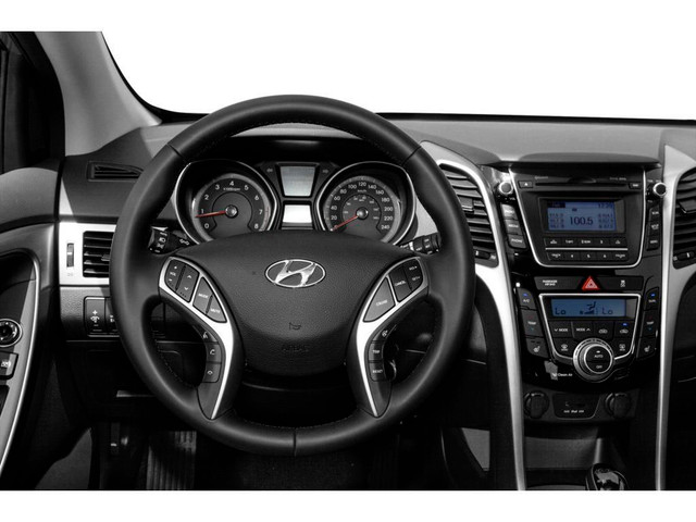 2013 Hyundai Elantra GT GL GL at in Cars & Trucks in City of Toronto - Image 4