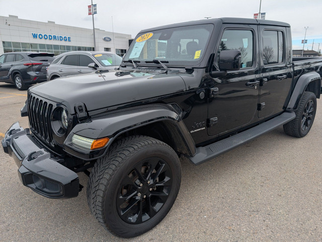 2021 Jeep Gladiator Overland 3.6L, REMOTE START, LEATHER HEAT... in Cars & Trucks in Calgary