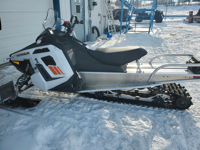 2024 Polaris 550 Indy Voyageur 155 in Snowmobiles in Red Deer - Image 3
