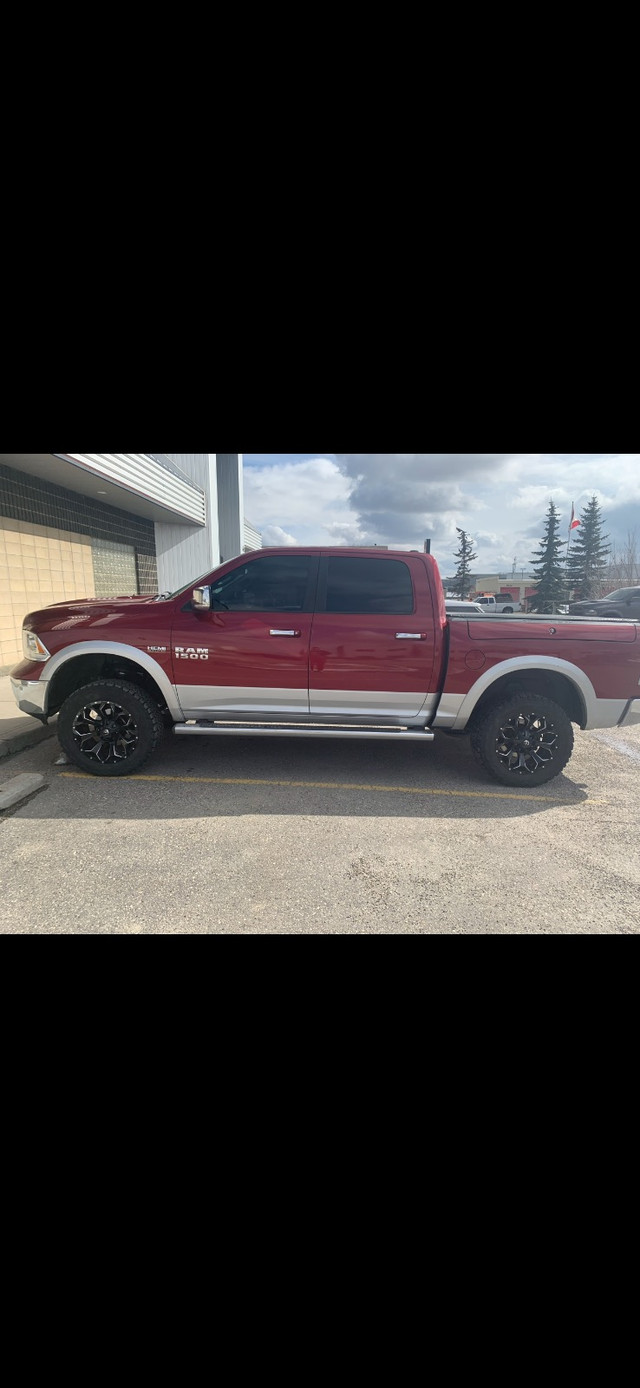 2015 RAM 1500 Laramie in Cars & Trucks in Calgary