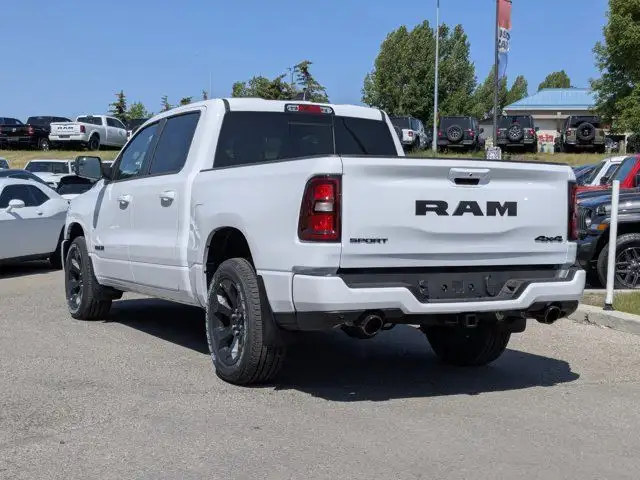 2025 Ram 1500 Sport - 3.92 Rear Axle - Anti Spin Rear Diff dans Autos et camions dans Calgary - Image 6