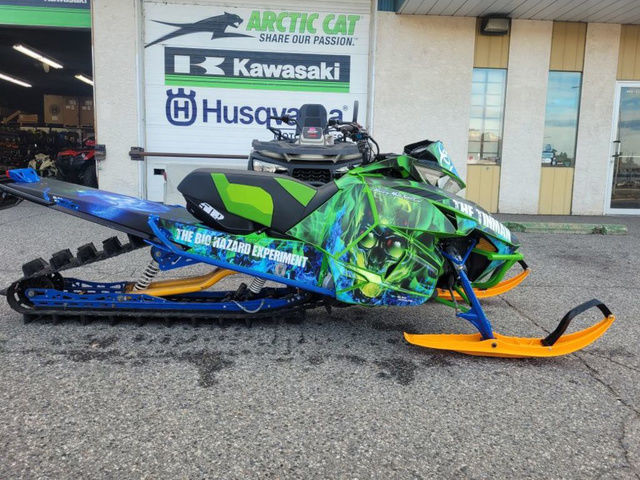 2017 Arctic Cat M 8000 Mountain Cat ES 162 in Snowmobiles in Strathcona County