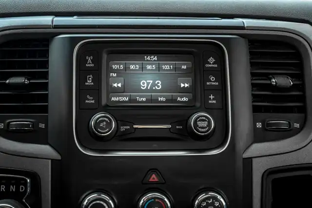 2014 Ram 1500 4WD QUAD CAB 140.5" | CAM | BLUETOOTH | in Cars & Trucks in City of Toronto - Image 13