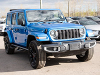 4x4, 2.0L Turbo Hybrid, Sky One-Touch Power Top ($4495), Heated McKinley Leather Seats, Heated Steer... (image 5)