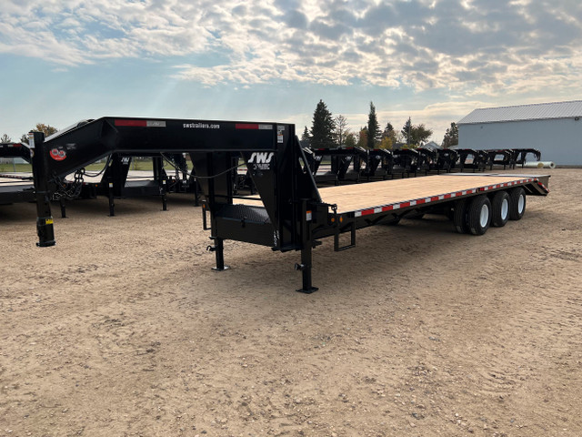 2025 SWS 32' Gooseneck Trailer (3) 10K Axles in Cargo & Utility Trailers in Edmonton