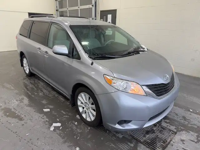 2012 TOYOTA SIENNA LE *NO ACCIDENTS EVER* ELECTRIC DOORS SLIDING DOORS62940368939137122