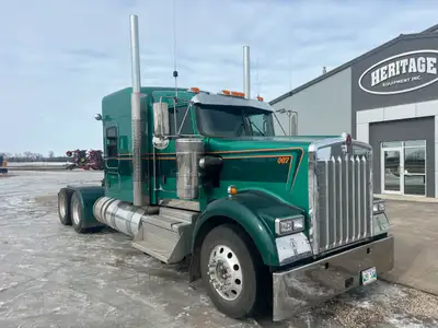 752,000 kms, X15 500 HP Cummins, 18 speed, Super 40s, 244" wheelbase, 3.42 ratio, 72" Aerocab Sleepe...