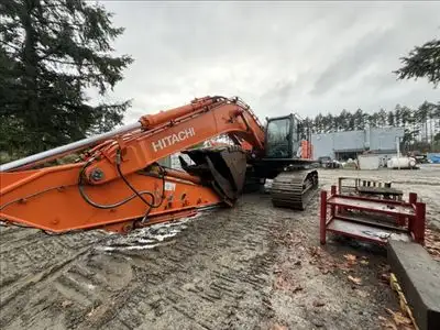 Hours: 12272 | Location: Nanaimo, BC, CA | Attachments: Hydraulic Thumb; Buckets: w/ Bucket; Brandt...