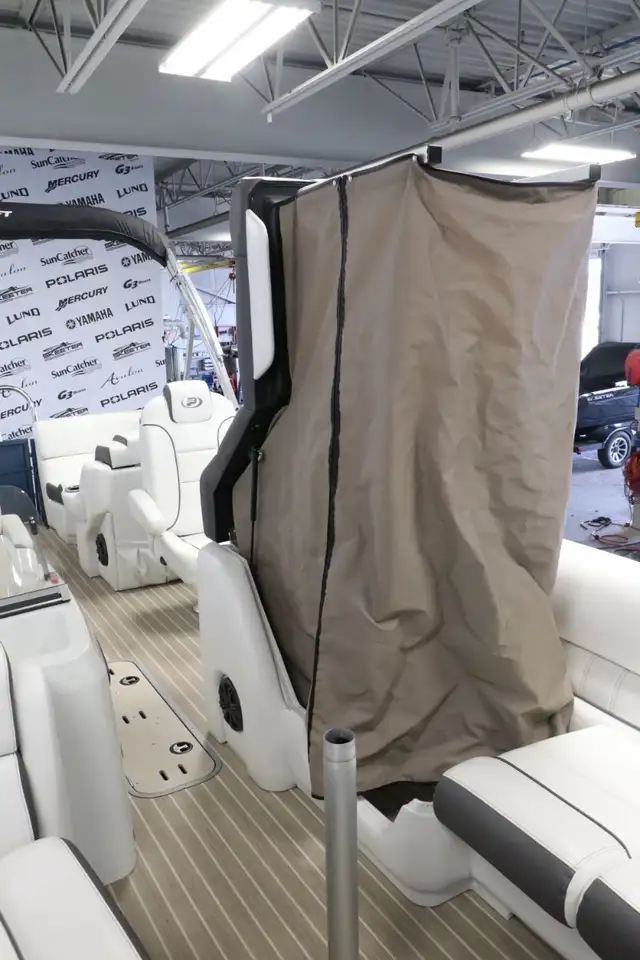 2019 Princecraft Vogue 23XT + MERCURY 200 HP in Powerboats & Motorboats in Laurentides - Image 11