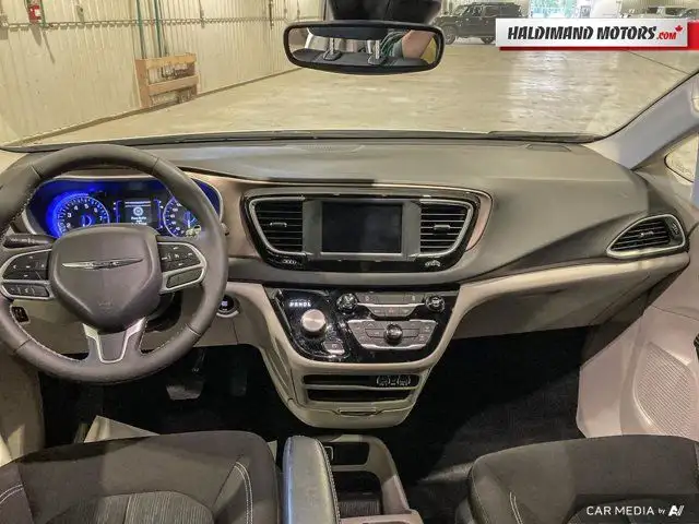 2024 Chrysler Grand Caravan SXT in Cars & Trucks in Hamilton - Image 28