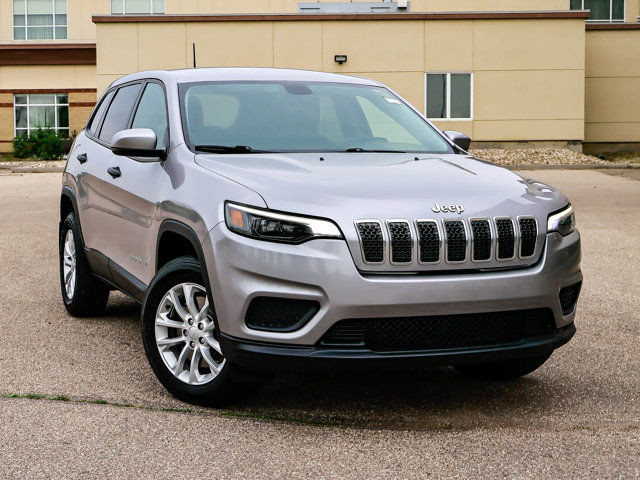 2020 Jeep Cherokee Sport in Cars & Trucks in Strathcona County - Image 2