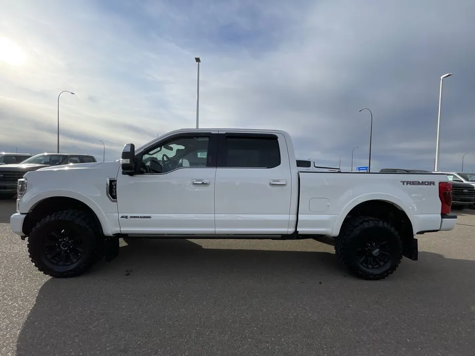 2022 Ford Super Duty F-350 SRW Platinum TREMOR with MOON ROOF +