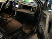 Vehicle Highlights: - Accident free - Single owner Affordable and reliable Toyota Rav4 LE, come and... (image 9)