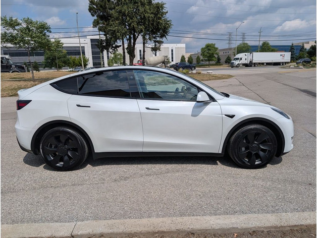 2024 Tesla Model Y RWD,1 OWNER,CERTIFIED,HARDWARE 4,AUTOPILOT in Cars & Trucks in Mississauga / Peel Region - Image 4