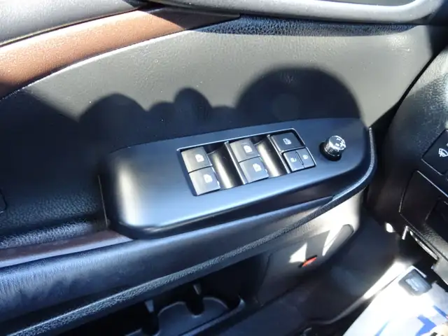 2016 Toyota Highlander Limited in Cars & Trucks in City of Toronto - Image 22