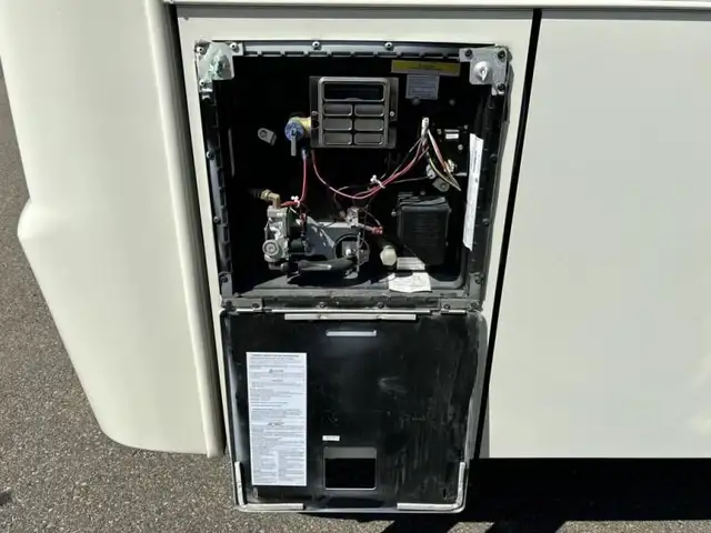 2023 Coachmen RV Sportscoach SRS 365RB in RVs & Motorhomes in Abbotsford - Image 14