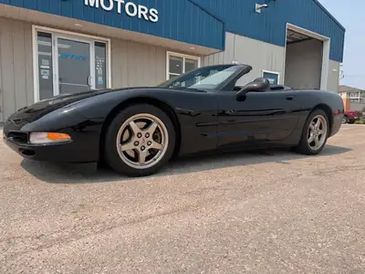 Engine: 5.7L V8 OHV 16V L/100Km City: 13.9 L/100Km Hwy: 9.1 Safety Equipment Traction control 4-whee...