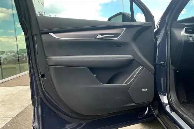 2025 Cadillac XT6 dans Autos et camions dans Calgary - Image 21