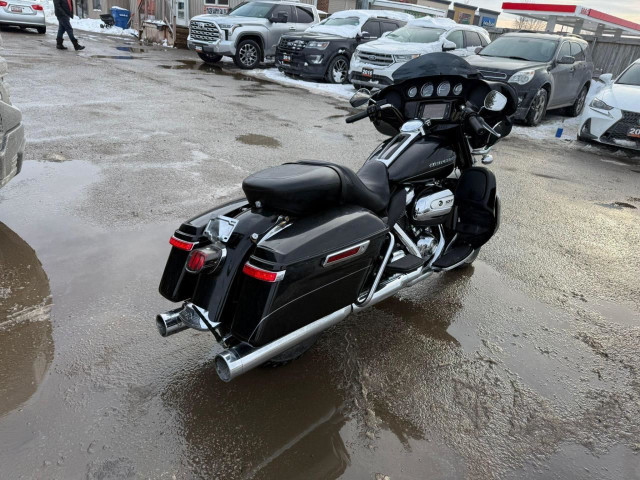 2017 Harley-Davidson FLHTK Electra Glide Ultra Limited 107CI, 6  in Cars & Trucks in London - Image 4