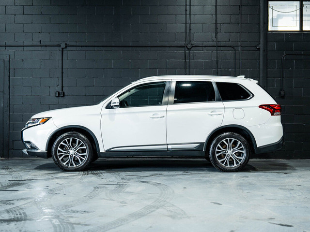 2018 Mitsubishi Outlander SE AWC/7 PASS/ROOF/CAM/BLIND SPOT/KEYL in Cars & Trucks in Mississauga / Peel Region - Image 4