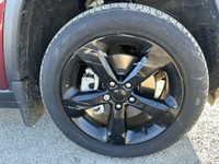 This one owner 2023 Jeep Grand Cherokee L 4x4 Limited has the V6 3.6L Pentastar engine with an 8-Spe... (image 5)