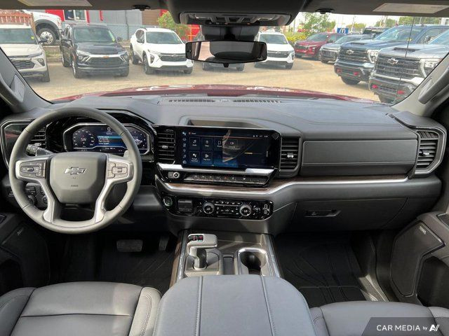 2025 Chevrolet Silverado 1500 RST 4WD Crew Cab | Dark in Cars & Trucks in Strathcona County - Image 4