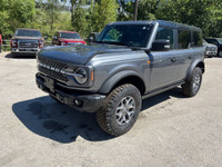 Front Row Top Panel Storage Bag, Engine Block Heater, 360-Degree Camera, Remote Start System, Sound... (image 7)