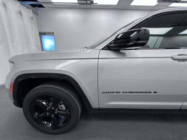 2025 Jeep Grand Cherokee Laredo - Sunroof in Cars & Trucks in Lethbridge - Image 2