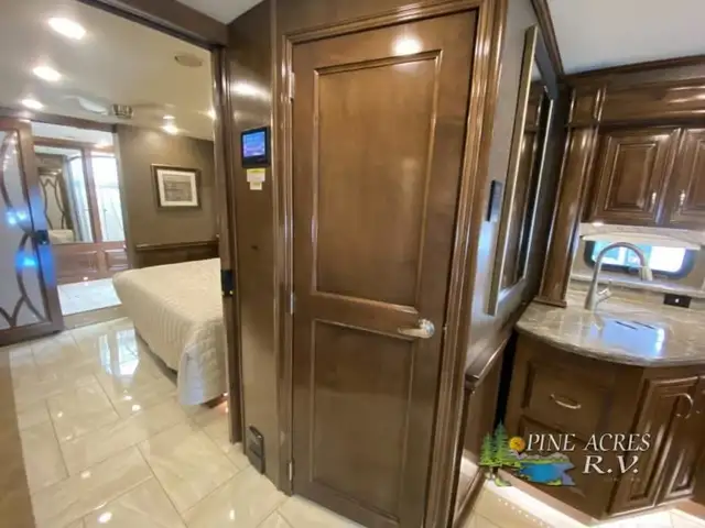 2018 Thor Motor Coach Tuscany 45AT only 029,124 Miles in RVs & Motorhomes in Moncton - Image 43