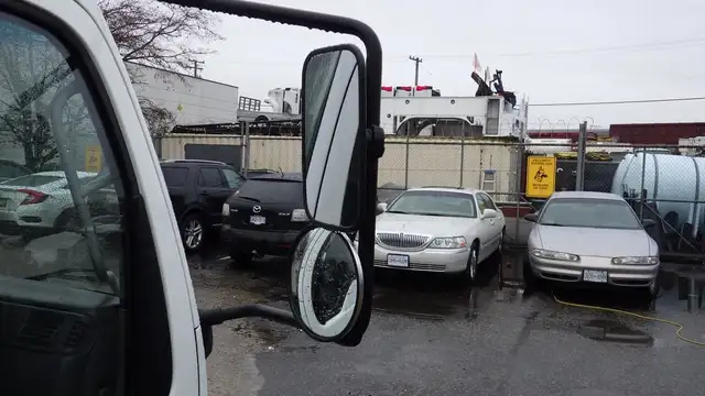 2009 international CF 600 City Star Side Dump Truck 3 Seater Die in Heavy Trucks in Richmond - Image 25