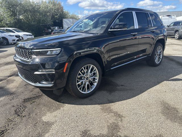 2025 Jeep Grand Cherokee Summit in Cars & Trucks in Mississauga / Peel Region
