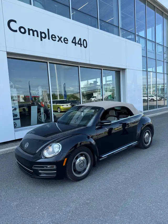 2018 Volkswagen Beetle Convertible Coast Blind spot,siège chauff in Cars & Trucks in Laval / North Shore - Image 6