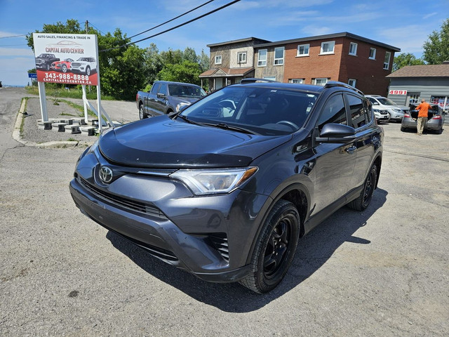 2018 Toyota RAV4 LE in Cars & Trucks in Ottawa - Image 2