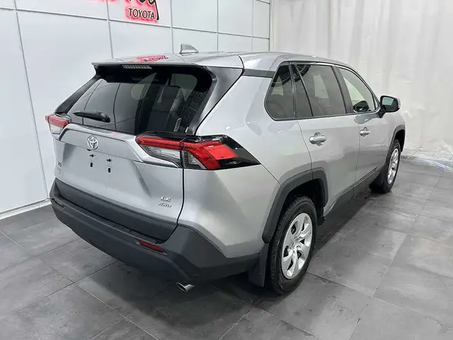 2024 Toyota RAV4 LE AWD - SIEGES CHAUFFANTS - BLUETOOTH in Cars & Trucks in Québec City - Image 10