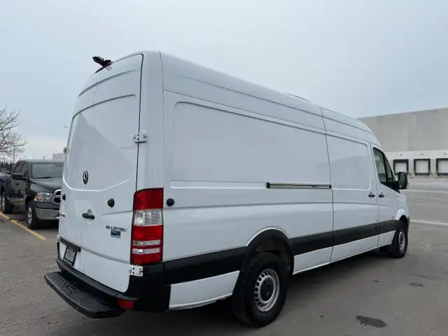 2016 Mercedes-Benz Sprinter Cargo Van Mercedes Sprinter - REEFER in Cars & Trucks in Oakville / Halton Region - Image 7