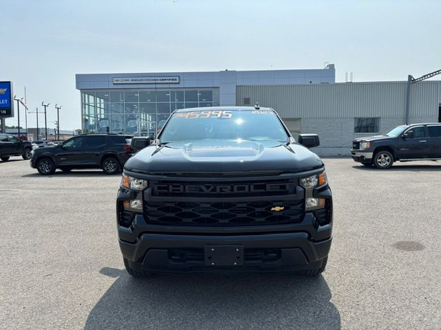 2023 Chevrolet Silverado 1500 CUSTOM CREW 4X4 MAG NOIR 20'' BLAC in Cars & Trucks in City of Montréal - Image 2