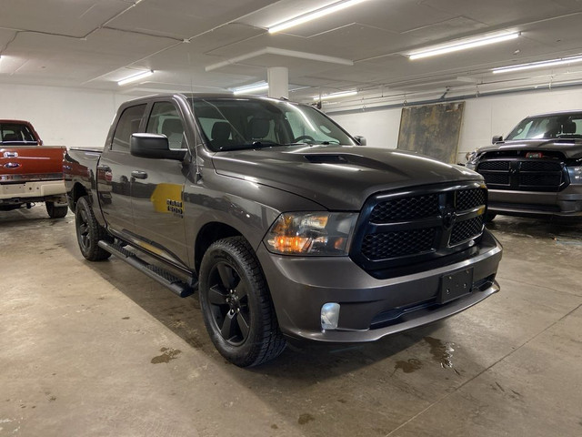 2022 Ram 1500 Classic Express 3.6L V6 4x4 Crew Cab in Cars & Trucks in Calgary - Image 3