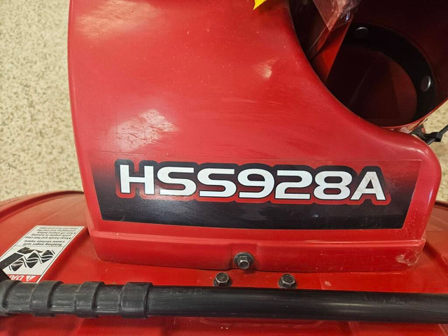 2023 Honda 2023 Honda HSS928CW - Snow Blower - Walk Behind in Farming Equipment in Chatham-Kent - Image 4