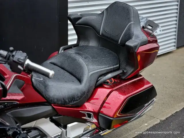 2018 Honda Gold Wing Tour DCT Airbag in Street, Cruisers & Choppers in Oshawa / Durham Region - Image 21