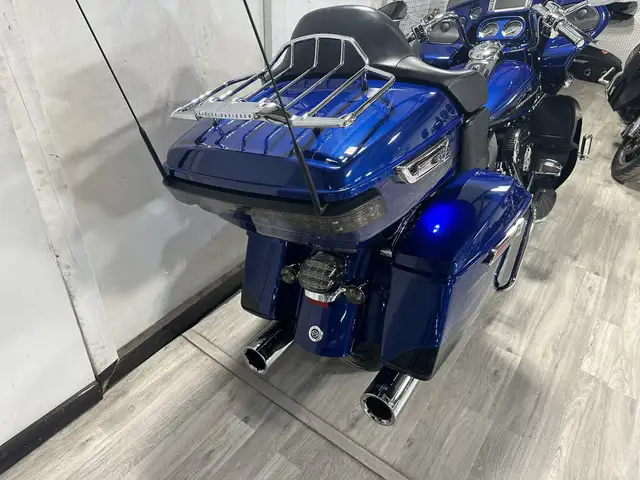 2015 Harley-Davidson Touring ROAD GLIDE CVO in Street, Cruisers & Choppers in London - Image 18
