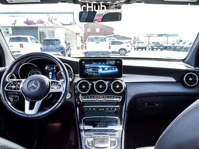 2022 Mercedes-Benz GLC GLC 300 4MATIC Pano Sunroof Blind Spot in Cars & Trucks in Mississauga / Peel Region - Image 2