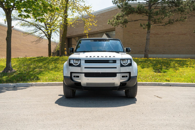 2022 Land Rover Defender 110 S in Cars & Trucks in Mississauga / Peel Region - Image 2