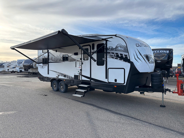 2023 Outdoors RV Trail Series 24TRX Toy Hauler Gen Sleeps 4-5  in Travel Trailers & Campers in Red Deer