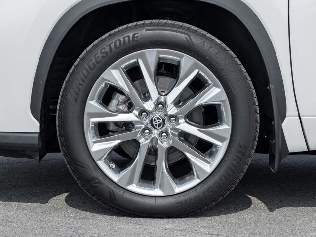 2023 Toyota Highlander Limited | Clean Carfax | Heated Seats in Cars & Trucks in Hamilton - Image 2