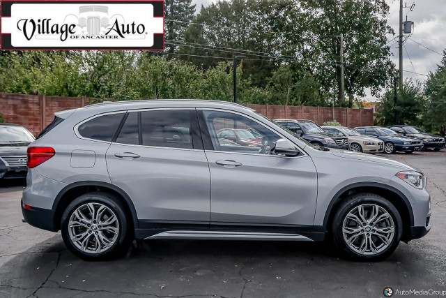  2019 BMW X1 Xdrive28i Sports Activity Vehicle in Cars & Trucks in Hamilton - Image 2